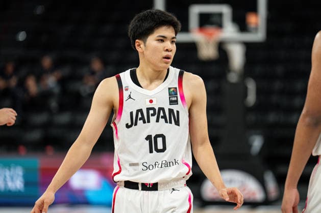 Japan v Lithuania - Round of 16 - FIBA U17, U 17 Basketball World Cup 2026 Shunsuke Miyazato of Japan observes during the FIBA U17 Basketball World Cup Round of 16 game between Japan and Lithuania at BDC Main Venue in Istanbul, Turkey, on July 1, 2026. Istanbul Istanbul Turkey  Copyright: xYagizxGurtugx originalFilename:gurtug-japanvli260701_npgJl.jpg