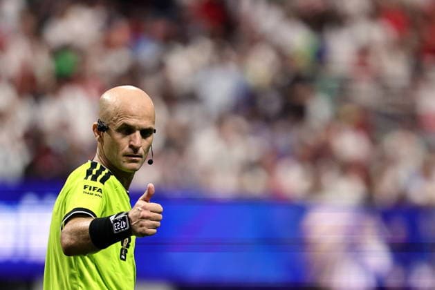 FIFA World Cup, WM, Weltmeisterschaft, Fussball 2026 - Round of 32 - England vs DR Congo Jordanian referee Adham Makhadmeh during the FIFA World Cup 2026 Round of 32 match England against Democratic Republic of Congo, in Atlanta, USA, 01 July 2026. ATLANTA United States  Copyright: xRONALDxWITTEKx