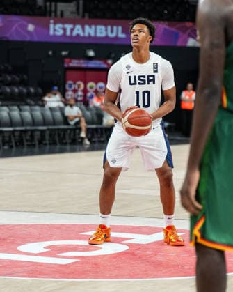 USA v Cameroon - Round of 16 - FIBA U17, U 17 Basketball World Cup 2026 Xavier Young of the United States is in action during the FIBA U17 Basketball World Cup Round of 16 game between the United States and Cameroon at BDC Main Venue in Istanbul, Turkey, on July 1, 2026. Istanbul Istanbul Turkey  Copyright: xYagizxGurtugx originalFilename:gurtug-usavcame260701_npgzj.jpg