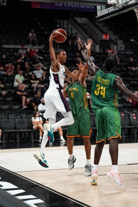 USA v Cameroon - Round of 16 - FIBA U17, U 17 Basketball World Cup 2026 Clarence Rosser Jr of the United States is in action during the FIBA U17 Basketball World Cup Round of 16 game between the United States and Cameroon at BDC Main Venue on July 1, 2026, in Istanbul, Turkey. Istanbul Istanbul Turkey  Copyright: xYagizxGurtugx originalFilename:gurtug-usavcame260701_npvUX.jpg
