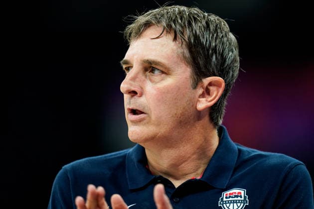 USA v Cameroon - Round of 16 - FIBA U17, U 17 Basketball World Cup 2026 Scott Fitch, coach of the United States, reacts during the FIBA U17 Basketball World Cup Round of 16 game between the United States and Cameroon at BDC Main Venue in Istanbul, Turkey, on July 1, 2026. Istanbul Istanbul Turkey  Copyright: xYagizxGurtugx originalFilename:gurtug-usavcame260701_npC4c.jpg