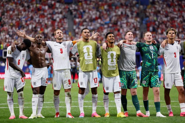 England v Congo DR: Round Of 32 - FIFA World Cup, WM, Weltmeisterschaft, Fussball 2026 Marc Guehi, Eberechi Eze, Harry Kane, Morgan Rogers, Ollie Watkins, Dean Henderson, Jordan Pickford and Nico O Reilly of England celebrate after winning the FIFA World Cup 2026 Round Of 32 match between England and Congo DR at Atlanta Stadium on July 1, 2026 in Atlanta, United States. Atlanta Atlanta Stadium GA United States Copyright: xAllstarxPicturexLibraryxLtdx