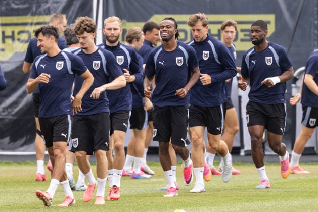 FOOTBALL - FIFA World Cup, WM, Weltmeisterschaft, Fussball 2026 SANTA BARBARA,CALIFORNIA,USA,01.JUL.26 - FOOTBALL - FIFA World Cup 2026, round of 32, Spain vs Austria, preview, training team AUT. Image shows Alessandro Schoepf, Paul Wanner, Konrad Laimer, Carney Chukwuemeka, Michael Svoboda, David Affengruber and Kevin Danso (AUT).  GEPAxpictures xArminxRauthner