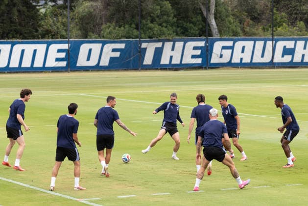 FOOTBALL - FIFA World Cup, WM, Weltmeisterschaft, Fussball 2026 SANTA BARBARA,CALIFORNIA,USA,01.JUL.26 - FOOTBALL - FIFA World Cup 2026, round of 32, Spain vs Austria, preview, training team AUT. Image shows Marcel Sabitzer (AUT) and the team of AUT.  GEPAxpictures xArminxRauthner