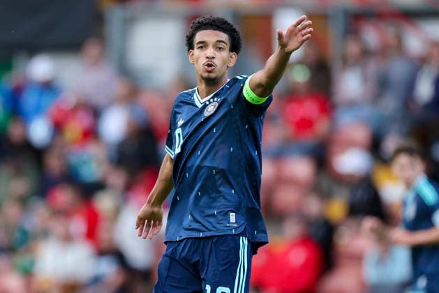 Francis Onyeka (Germany) gestikuliert, UEFA European Under-19 Championship 2026 Group A, Wales v Germany, Racecourse Ground am 01. July 2026 in Wrexham, Vereinigtes Königreich. (Foto von Marco Steinbrenner DeFodi Images) Francis Onyeka (Germany) gestures, UEFA European Under-19 Championship 2026 Group A, Wales v Germany, Racecourse Ground, July 1, 2026 in Wrexham, United Kingdom. (Photo by Marco Steinbrenner DeFodi Images) - *** Francis Onyeka of Germany gestures, 2026 UEFA European Under-19 Championship Group A, Wales vs. Germany, Racecourse Ground on July 1, 2026, in Wrexham, United Kingdom Photo by Marco Steinbrenner DeFodi Images Francis Onyeka of Germany gestures, UEFA European Under-19 Championship 2026 Group A, Wales vs. Germany, Racecourse Ground, July 1, 2026, in Wrexham, United Kingdom. Photo by Marco Steinbrenner, DeFodi Images