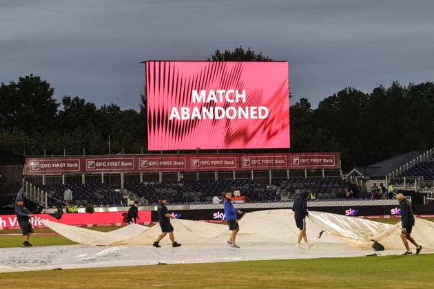 Sport Bilder des Tages First Vitality T20 International England v India The match is abandoned due to rain during the First Vitality T20 international match, Länderspiel, Nationalmannschaft England vs India at Banks Homes Riverside Stadium, Chester-le-street, United Kingdom on 01 July 2026 (Photo by Mark Cosgrove News Images) Chester-le-street Banks Homes Riverside Stadium County Durham United Kingdom Copyright: xMarkxCosgrove NewsxImagesx