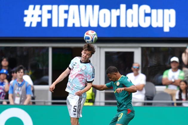 Belgium v Senegal - FIFA World Cup, WM, Weltmeisterschaft, Fussball 2026 - Round of 32 SEATTLE, USA - JULY 01: Maxim De Cuyper (5) of Belgium in action againstIliman Ndiaye (13) of Senegal during the 2026 FIFA World Cup Round of 32 match between Belgium and Senegal at Lumen Field (Seattle Stadium) in Seattle, Washington, United States on July 01, 2026. Ercin Erturk Anadolu Washington United States. Editorial use only. Please get in touch for any other usage.  Copyright: x2026xAnadoluxErcinxErturkx