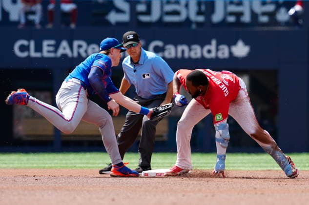 July 1, 2026, Toronto, On, CANADA: New York Mets third baseman Brett Baty (7) misses the tag on Toronto Blue Jays Vladimir Guerrero Jr. (27) during first inning MLB, Baseball Herren, USA baseball action in Toronto on Wednesday, July 1, 2026. Canada News - July 1, 2026  - ZUMAc35_ 20260701_zaf_c35_065 Copyright: xFrankxGunnx