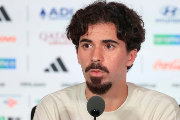 Vitinha of Portugal speaks at a press conference, PK, Pressekonferenz in Toronto, Canada, 01 July 2026. Press conference of the Portugal national team, Nationalteam !ACHTUNG: NUR REDAKTIONELLE NUTZUNG!  Copyright: xBienvenidoxVelascox GR3325 20260701-55020769973_1