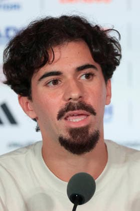 Vitinha of Portugal speaks at a press conference, PK, Pressekonferenz in Toronto, Canada, 01 July 2026. Press conference of the Portugal national team, Nationalteam !ACHTUNG: NUR REDAKTIONELLE NUTZUNG!  Copyright: xBienvenidoxVelascox GR3323 20260701-55020769979_1