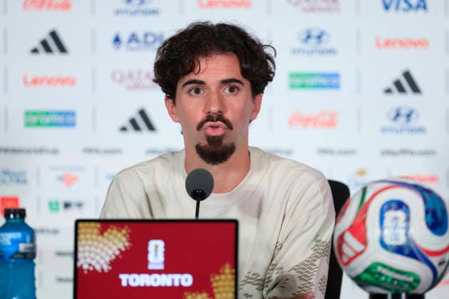 Vitinha of Portugal speaks at a press conference, PK, Pressekonferenz in Toronto, Canada, 01 July 2026. Press conference of the Portugal national team, Nationalteam !ACHTUNG: NUR REDAKTIONELLE NUTZUNG!  Copyright: xBienvenidoxVelascox GR3324 20260701-55020769980_1