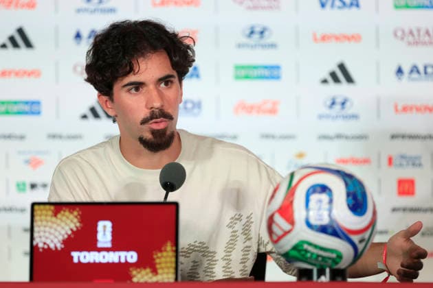 Vitinha of Portugal speaks at a press conference, PK, Pressekonferenz in Toronto, Canada, 01 July 2026. Press conference of the Portugal national team, Nationalteam !ACHTUNG: NUR REDAKTIONELLE NUTZUNG!  Copyright: xBienvenidoxVelascox GR3326 20260701-55020769981_1