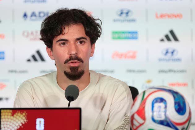 Vitinha of Portugal speaks at a press conference, PK, Pressekonferenz in Toronto, Canada, 01 July 2026. Press conference of the Portugal national team, Nationalteam !ACHTUNG: NUR REDAKTIONELLE NUTZUNG!  Copyright: xBienvenidoxVelascox GR3327 20260701-55020769982_1