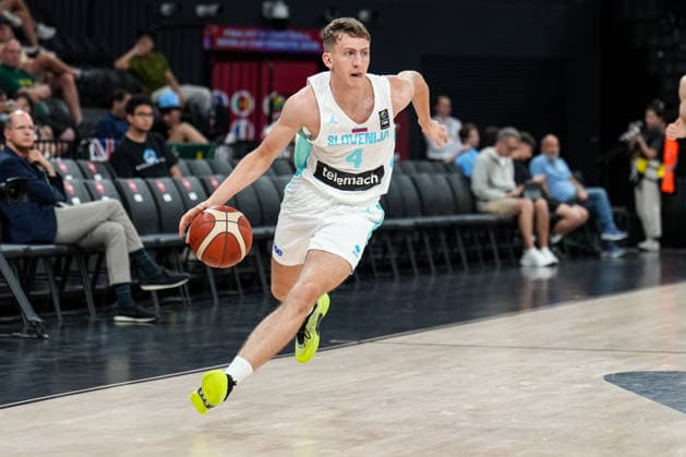 Slovenia v Australia - Round of 16 - FIBA U17, U 17 Basketball World Cup 2026 Hugo Rene Godec of Slovenia competes during the FIBA U17 Basketball World Cup Round of 16 game between Slovenia and Australia at BDC Main Venue in Istanbul, Turkey, on July 1, 2026. Istanbul Istanbul Turkey  Copyright: xYagizxGurtugx originalFilename:gurtug-slovenia260701_np58y.jpg