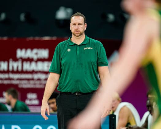 Slovenia v Australia - Round of 16 - FIBA U17, U 17 Basketball World Cup 2026 Greg Vanderjagt, coach of Australia, looks on during the FIBA U17 Basketball World Cup Round of 16 game between Slovenia and Australia at BDC Main Venue in Istanbul, Turkey, on July 1, 2026. Istanbul Istanbul Turkey  Copyright: xYagizxGurtugx originalFilename:gurtug-slovenia260701_npMAZ.jpg