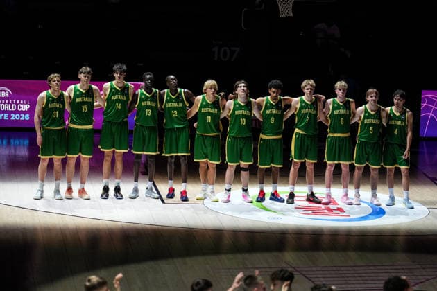Slovenia v Australia - Round of 16 - FIBA U17, U 17 Basketball World Cup 2026 Team Australia stands for their national anthem during the FIBA U17 Basketball World Cup Round of 16 game between Slovenia and Australia at BDC Main Venue in Istanbul, Turkey, on July 1, 2026. Istanbul Istanbul Turkey  Copyright: xYagizxGurtugx originalFilename:gurtug-slovenia260701_np2eb.jpg