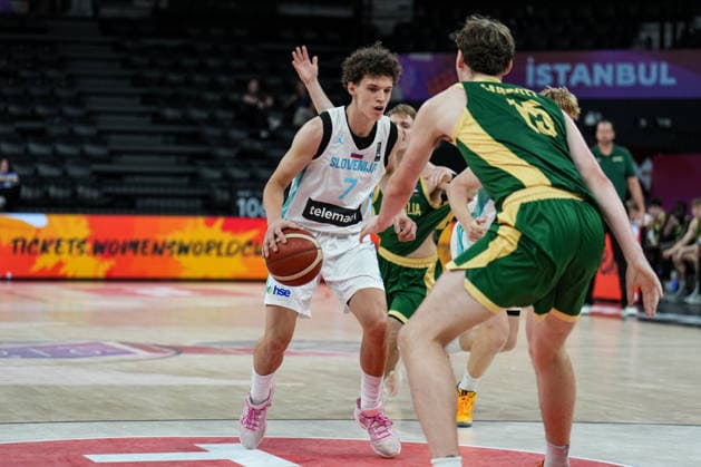 Slovenia v Australia - Round of 16 - FIBA U17, U 17 Basketball World Cup 2026 Jakob Siftar of Slovenia is in action during the FIBA U17 Basketball World Cup Round of 16 game between Slovenia and Australia at BDC Main Venue in Istanbul, Turkey, on July 1, 2026. Istanbul Istanbul Turkey  Copyright: xYagizxGurtugx originalFilename:gurtug-slovenia260701_npLqv.jpg