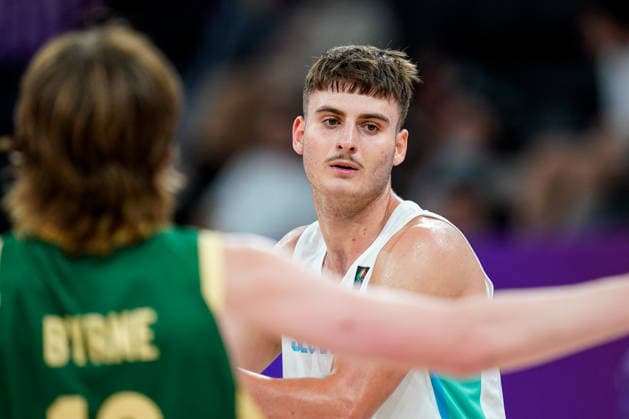 Slovenia v Australia - Round of 16 - FIBA U17, U 17 Basketball World Cup 2026 Maks Anderlic of Slovenia is in action during the FIBA U17 Basketball World Cup Round of 16 game between Slovenia and Australia at BDC Main Venue in Istanbul, Turkey, on July 1, 2026. Istanbul Istanbul Turkey  Copyright: xYagizxGurtugx originalFilename:gurtug-slovenia260701_np97F.jpg