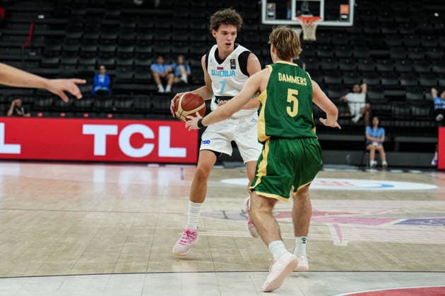 Slovenia v Australia - Round of 16 - FIBA U17, U 17 Basketball World Cup 2026 Jakob Siftar of Slovenia is in action during the FIBA U17 Basketball World Cup Round of 16 game between Slovenia and Australia at BDC Main Venue in Istanbul, Turkey, on July 1, 2026. Istanbul Istanbul Turkey  Copyright: xYagizxGurtugx originalFilename:gurtug-slovenia260701_np5zD.jpg