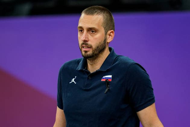 Slovenia v Australia - Round of 16 - FIBA U17, U 17 Basketball World Cup 2026 Gregor Gornjec, coach of Slovenia, looks on during the FIBA U17 Basketball World Cup Round of 16 game between Slovenia and Australia at BDC Main Venue in Istanbul, Turkey, on July 1, 2026. Istanbul Istanbul Turkey  Copyright: xYagizxGurtugx originalFilename:gurtug-slovenia260701_npbjD.jpg