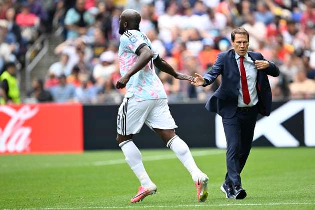 Belgium vs Senegal - 2026 FIFA World Cup, WM, Weltmeisterschaft, Fussball SEATTLE, USA - JULY 01 : Lukaku Romelu forward of Belgium, Garcia Rudi head coach of Belgium during the FIFA World Cup 2026 Round of 32 match between Belgium and Senegal at the Lumen Field stadium on July 01, 2026 in Seattle, USA, 01 07 2026 Seattle United States of America  Copyright: xNicoxVereeckenx