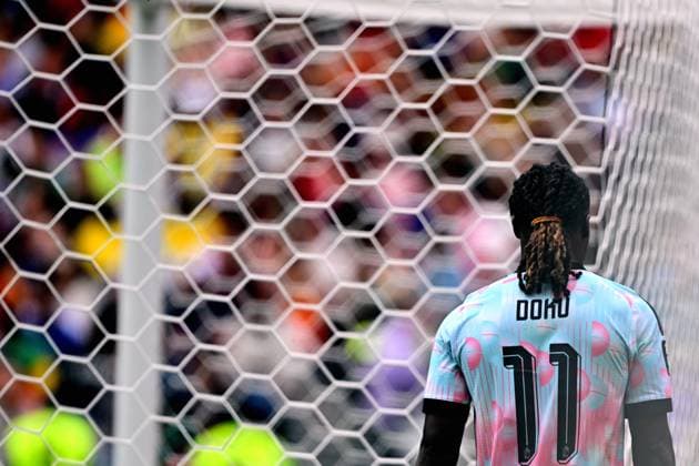 Belgium s Jeremy Doku leaves the field during a soccer game between Belgian national team, Nationalteam Red Devils and Senegal, on Wednesday 01 July 2026, at the Seattle Field, in Seattle, a 1 16 finals game in the FIFA World Cup, WM, Weltmeisterschaft, Fussball 2026. DIRKxWAEM  x180122105x