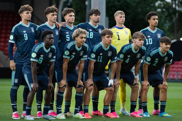 Football - 2026 UEFA European Under-19 Championship (U19 Euros) - Group A: Wales vs. Germany - SToK Cae Ras (Racecourse Ground) - Wednesday 1st July 2026 Germany U19™s line up ahead of their match against Wales U19 COLORSPORT BARRY MITCHELL 
