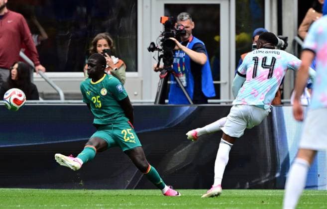 Senegal s El Hadji Malick Diouf and Belgium s Dodi Lukebakio fight for the ball during a soccer game between Belgian national team, Nationalteam Red Devils and Senegal, on Wednesday 01 July 2026, at the Seattle Field, in Seattle, a 1 16 finals game in the FIFA World Cup, WM, Weltmeisterschaft, Fussball 2026. DIRKxWAEM  x180125733x