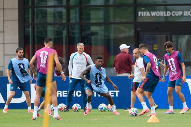 Portugal players participate in a training session as preparation for the match against Croatia in the round of 32 of the 2026 FIFA World Cup, WM, Weltmeisterschaft, Fussball in Toronto, Canada, 01 July 2026 . Portugal national team, Nationalteam training !ACHTUNG: NUR REDAKTIONELLE NUTZUNG!  Copyright: xBienvenidoxVelascox GR4021 20260701-55020770705_1