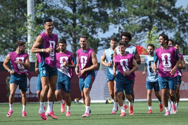 FIFA World Cup, WM, Weltmeisterschaft, Fussball 2026 - Portugal training session Portugal soccer team player Cristiano Ronaldo (L) and other players during the training session at Centennial Park in Toronto for the FIFA World Cup 2026, in Toronto, Canada, 01 July 2026. TORONTO Toronto Canada  Copyright: xMIGUELxA.xLOPESx