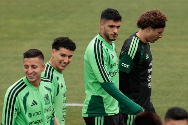 FIFA World Cup, WM, Weltmeisterschaft, Fussball 2026 - Mexico training session (L-R) Roberto Alvarado, Jorge Sanchez, Raul Jimenez and Guillermo Ochoa of Mexico attend a training session as part of their preparation for the FIFA World Cup 2026 round of 16 soccer match against England, in Mexico City, Mexico, 01 July 2026. Mexico City Mexico  Copyright: xJosexMendezx