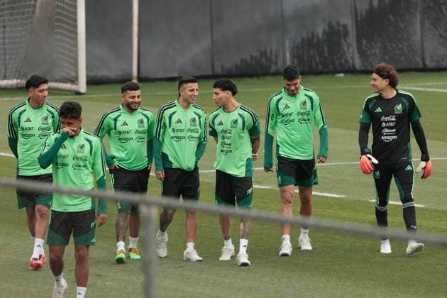 FIFA World Cup, WM, Weltmeisterschaft, Fussball 2026 - Mexico training session Mexico players attend a training session as part of their preparation for the FIFA World Cup 2026 round of 16 soccer match against England, in Mexico City, Mexico, 01 July 2026. Mexico City Mexico  Copyright: xJosexMendezx