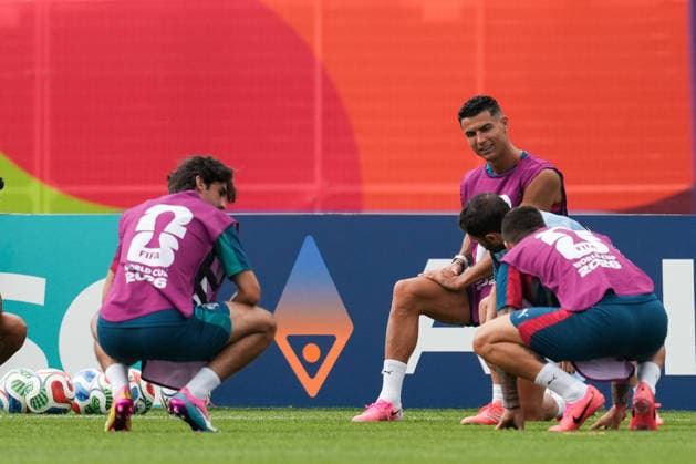Ahead of Portugal v Croatia - 2026 FIFA World Cup, WM, Weltmeisterschaft, Fussball TORONTO, CANADA - JULY 1: Cristiano Ronaldo of Portugal warms up during a training session one day ahead of their round of 32 match against Croatia at the 2026 FIFA World Cup in Toronto, Ontario, Canada on July 1, 2026. Mert Alper Dervis Anadolu Ontario Canada. Editorial use only. Please get in touch for any other usage.  Copyright: x2026xAnadoluxMertxAlperxDervisx