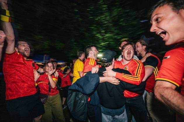 Belgian fans and supporters celebrate after scoring during a soccer game between Belgian national team, Nationalteam Red Devils and Senegal at the 2026 World Cup, on Wednesday 01 July 2026, at Place Dumont, in Stockel, Brussels. EMILExWINDAL  x180131188x