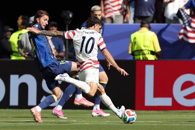 FIFA World Cup, WM, Weltmeisterschaft, Fussball 2026 - Round of 32 - USA vs Bosnia and Herzegovina Christian Pulisic of USA (C) in action during the FIFA World Cup 2026 Round of 32 match USA against Bosnia and Herzegovina, in San Francisco, Califronia, USA, 01 July 2026. SANTA CLARA United States  Copyright: xBENJAMINxFANJOYx