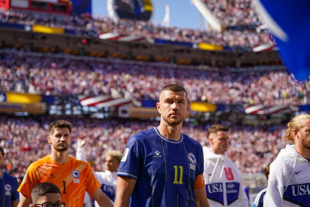 USA: Fußball FIFA World Cup, WM, Weltmeisterschaft, Fussball 2026, Sechzehntelfinale - USA vs Bosnien - Herzegowina im Levi™s Stadium (Santa Clara, San Francisco Bay Area, Kalifornien): Edin DÅ¾eko Edin Dzeko (Bosnien und Herzegowina 11) *** USA Soccer 2026 FIFA World Cup, Round of 32: USA vs. Bosnia and Herzegovina at Levi’s Stadium in Santa Clara, San Francisco Bay Area, California. Edin Džeko, Bosnia and Herzegovina 11 Copyright: xJOERANxSTEINSIEKx