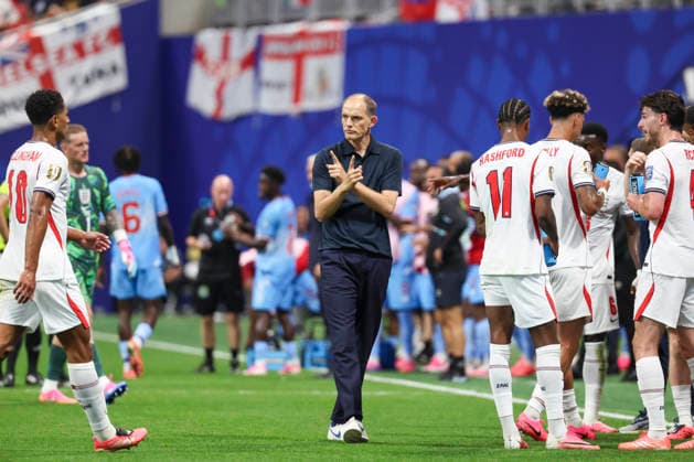 England v DR Congo, FIFA World Cup, WM, Weltmeisterschaft, Fussball 2026 England Head Coach Thomas Tuchel GER gestures to England midfielder Jude Bellingham (10) during the England v DR Congo FIFA WORLD CUP 2026 Round of 32 match at Atlanta Stadium, Atlanta, United States on 1 July 2026 Credit: Phil Duncan Every Second Media Editorial use only. All images are copyright Every Second Media Limited. No images may be reproduced without prior permission. Copyright: xIMAGO EveryxSecondxMediax ESM-2063-0055 PhilxDuncanx xEveryxSecondxMediax