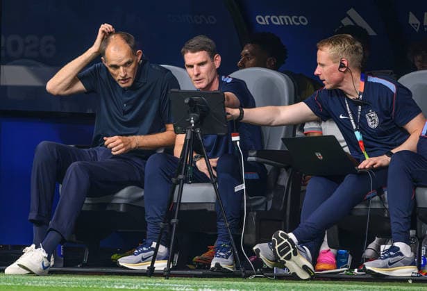 01 July 2026 - England v Democratic Republic of Congo - Atlanta Stadium - R32 - 2026 World Cup - USA. 01 July 2026 - England v Democratic Republic of Congo - Atlanta Stadium - R32 - 2026 World Cup - USA. England Manager Thomas Tuchel and his coaching staff try to work out what s going wrong. Picture : Mark Pain ATLANTA USA  Copyright: xMarkxPainx