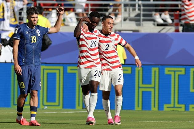 FIFA World Cup, WM, Weltmeisterschaft, Fussball 2026 - Round of 32 - USA vs Bosnia and Herzegovina Folarin Balogun of USA (C) celebrates scoring the 1-0 goal during the FIFA World Cup 2026 Round of 32 match USA against Bosnia and Herzegovina, in San Francisco, Califronia, USA, 01 July 2026. SANTA CLARA United States  Copyright: xBENJAMINxFANJOYx