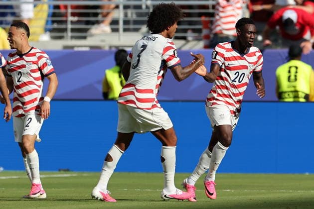 FIFA World Cup, WM, Weltmeisterschaft, Fussball 2026 - Round of 32 - USA vs Bosnia and Herzegovina Folarin Balogun of USA (R) celebrates scoring the 1-0 goal during the FIFA World Cup 2026 Round of 32 match USA against Bosnia and Herzegovina, in San Francisco, Califronia, USA, 01 July 2026. SANTA CLARA United States  Copyright: xBENJAMINxFANJOYx