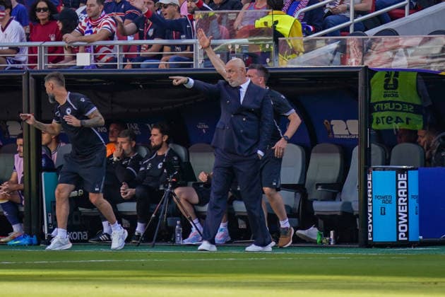 USA: Fußball FIFA World Cup, WM, Weltmeisterschaft, Fussball 2026, Sechzehntelfinale - USA vs Bosnien - Herzegowina im Levi™s Stadium (Santa Clara, San Francisco Bay Area, Kalifornien): Sergej Barbarez (Trainer Bosnien und Herzegowina) *** USA Soccer 2026 FIFA World Cup, Round of 32: USA vs. Bosnia and Herzegovina at Levi’s™ Stadium in Santa Clara, San Francisco Bay Area, California; Sergej Barbarez, Head Coach of Bosnia and Herzegovina Copyright: xJOERANxSTEINSIEKx