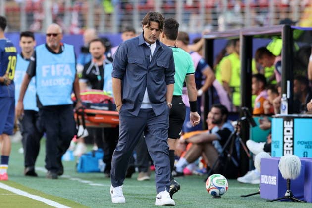 FIFA World Cup, WM, Weltmeisterschaft, Fussball 2026 - Round of 32 - USA vs Bosnia and Herzegovina USA s head coach Mauricio Pochettino looks on during the FIFA World Cup 2026 Round of 32 match USA against Bosnia and Herzegovina, in San Francisco, Califronia, USA, 01 July 2026. SANTA CLARA United States  Copyright: xBENJAMINxFANJOYx