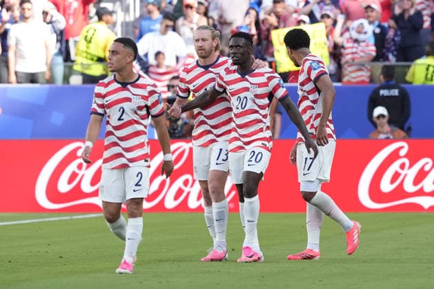 Folarin Balogun (2-R) of the United States celebrates a goal with his teammates during the FIFA World Cup, WM, Weltmeisterschaft, Fussball 2026 Round of 32 match United States against Bosnia and Herzegovina at Levi s Stadium in Santa Clara, United States, 01 July 2026. FIFA WORLD CUP 2026 - Round of 32 - United States vs Bosnia and Herzegovina !ACHTUNG: NUR REDAKTIONELLE NUTZUNG!  Copyright: xOmarxAlonsox GR4043 20260702-55020771117_1