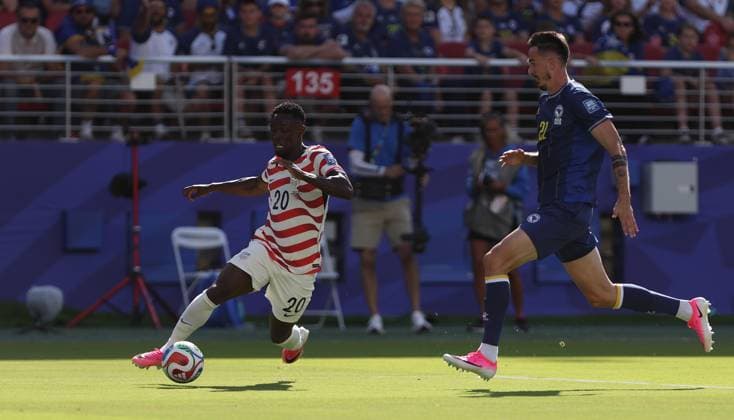 . - United States Of America v Bosnia and Herzegovina, FIFA World Cup, WM, Weltmeisterschaft, Fussball 2026, Round Of 32, Levi Stadium, San Francisco Stadium, Santa Clara, California, USA, 1st July 2026. DC Photos Crystal Pix Folarin Balogun of United States men s national soccer teamon the ball. - United States Of America v Bosnia and Herzegovina, FiFA World Cup 2026, Round Of 32, Levi Stadium, San Francisco Stadium, Santa Clara, California, USA, 1st July 2026. DC Photos Crystal Pix Santa Clara San Francisco Stadium United States Of America Copyright: xDCxPhotosx CP_United_States_Bosnia_010726_DC_09