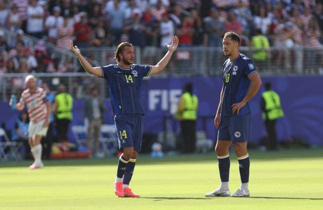 . - United States Of America v Bosnia and Herzegovina, FIFA World Cup, WM, Weltmeisterschaft, Fussball 2026, Round Of 32, Levi Stadium, San Francisco Stadium, Santa Clara, California, USA, 1st July 2026. DC Photos Crystal Pix Ivan Sunjic & Nikola Katic of Bosnia and Herzegovina national team, Nationalteam looks disappointed & dejected. - United States Of America v Bosnia and Herzegovina, FiFA World Cup 2026, Round Of 32, Levi Stadium, San Francisco Stadium, Santa Clara, California, USA, 1st July 2026. DC Photos Crystal Pix Santa Clara San Francisco Stadium United States Of America Copyright: xDCxPhotosx CP_United_States_Bosnia_010726_DC_11