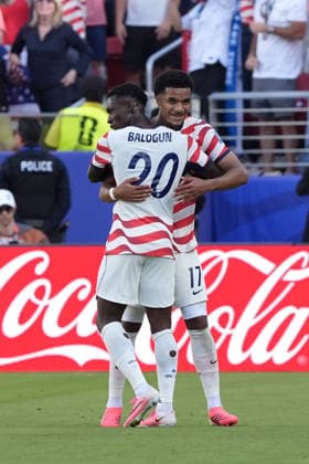 Folarin Balogun (front) and Malik Tillman of the United States celebrate a goal during the FIFA World Cup, WM, Weltmeisterschaft, Fussball 2026 Round of 32 match United States against Bosnia and Herzegovina at Levi s Stadium in Santa Clara, United States, 01 July 2026. FIFA WORLD CUP 2026 - Round of 32 - United States vs Bosnia and Herzegovina !ACHTUNG: NUR REDAKTIONELLE NUTZUNG!  Copyright: xOmarxAlonsox GR4044 20260702-55020771121_1