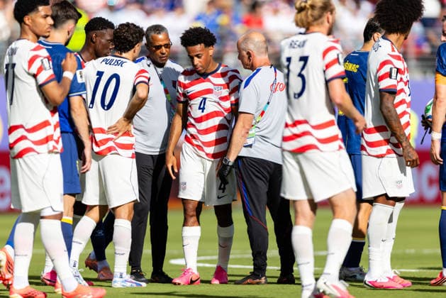 SANTA CLARA, CA - JULY 01: Tyler Adams 4 of United States of America gets medical attention during the FIFA World Cup, WM, Weltmeisterschaft, Fussball 2026 Round of 32 match between United States of America and Bosnia and Herzegovina on July 1, 2026 at San Francisco Bay Area Stadium in Santa Clara, CA. (Photo by Matthew Huang Icon Sportswire) SOCCER: JUL 01 FIFA World Cup 26 Round of 32 - USA v Bosnia and Herzegovina EDITORIAL USE ONLY Icon260701027