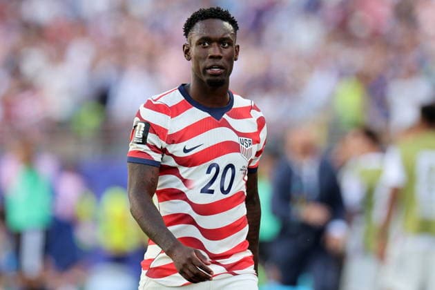 FIFA World Cup, WM, Weltmeisterschaft, Fussball 2026 - Round of 32 - USA vs Bosnia and Herzegovina Folarin Balogun of USA leaves the pitch after receiving a red card during the FIFA World Cup 2026 Round of 32 match USA against Bosnia and Herzegovina, in San Francisco, Califronia, USA, 01 July 2026. SANTA CLARA United States  Copyright: xBENJAMINxFANJOYx