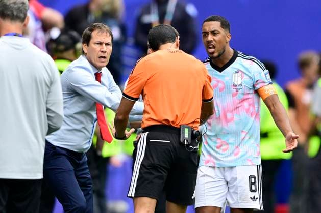 Belgium vs Senegal - 2026 FIFA World Cup, WM, Weltmeisterschaft, Fussball SEATTLE, USA - JULY 01 : Garcia Rudi head coach of Belgium and Tielemans Youri midfielder of Belgium during the FIFA World Cup 2026 Round of 32 match between Belgium and Senegal at the Lumen Field stadium on July 01, 2026 in Seattle, USA, 15 06 2026 Seattle United States of America  Copyright: xJanxDexMeuleneirx