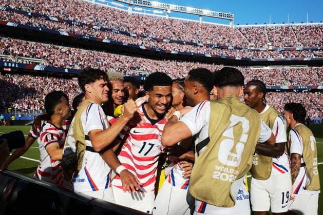FIFA World Cup, WM, Weltmeisterschaft, Fussball 2026 - Round of 32 - USA vs Bosnia and Herzegovina Malik Tillman of USA (C) celebrates with his teammates after scoring the 2-0 goal during the FIFA World Cup 2026 Round of 32 match USA against Bosnia and Herzegovina, in San Francisco, Califronia, USA, 01 July 2026. SANTA CLARA United States  Copyright: xBENJAMINxFANJOYx